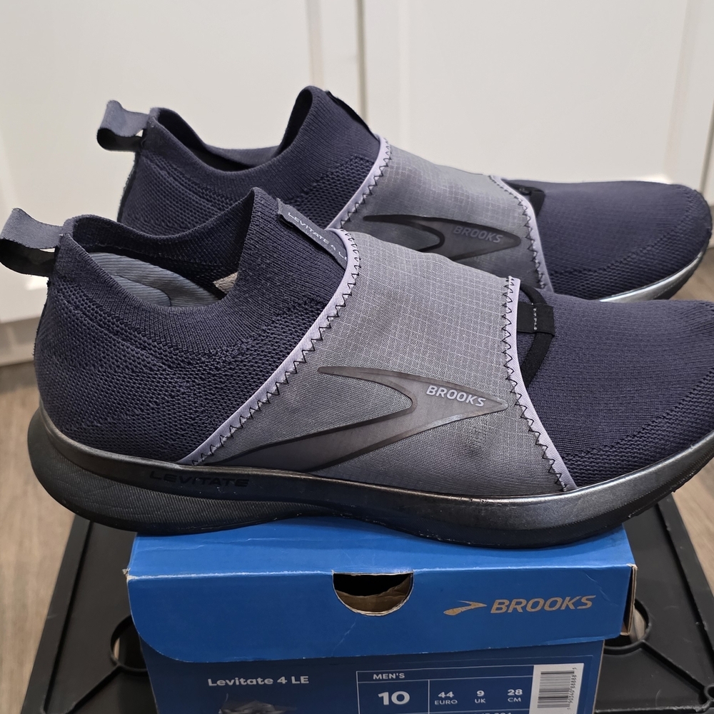 Brooks Levitate 4 LE Men's Shoes - Navy and Gray